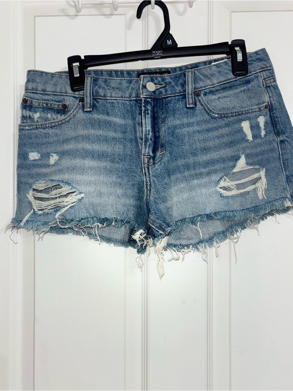 LUCKY BRAND “The Cut Off” Denim Distressed Raw Hem Shorts Size 6/28 NWOT